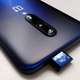 El OnePlus 7 Pro, con su cámara extendida.